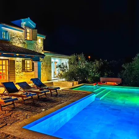 New 2023 Tree Of Life Villa