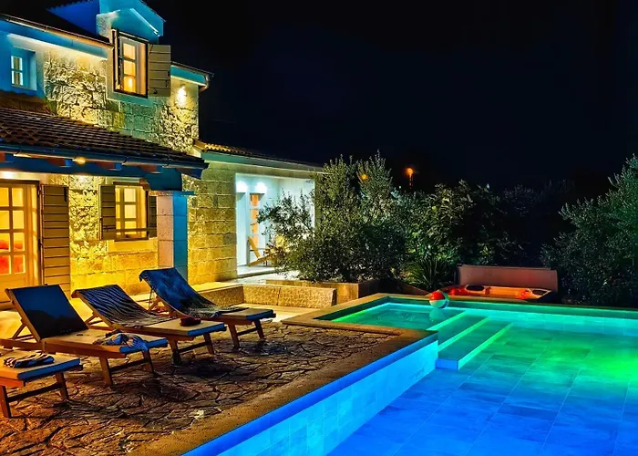 New 2023 Tree Of Life Villa